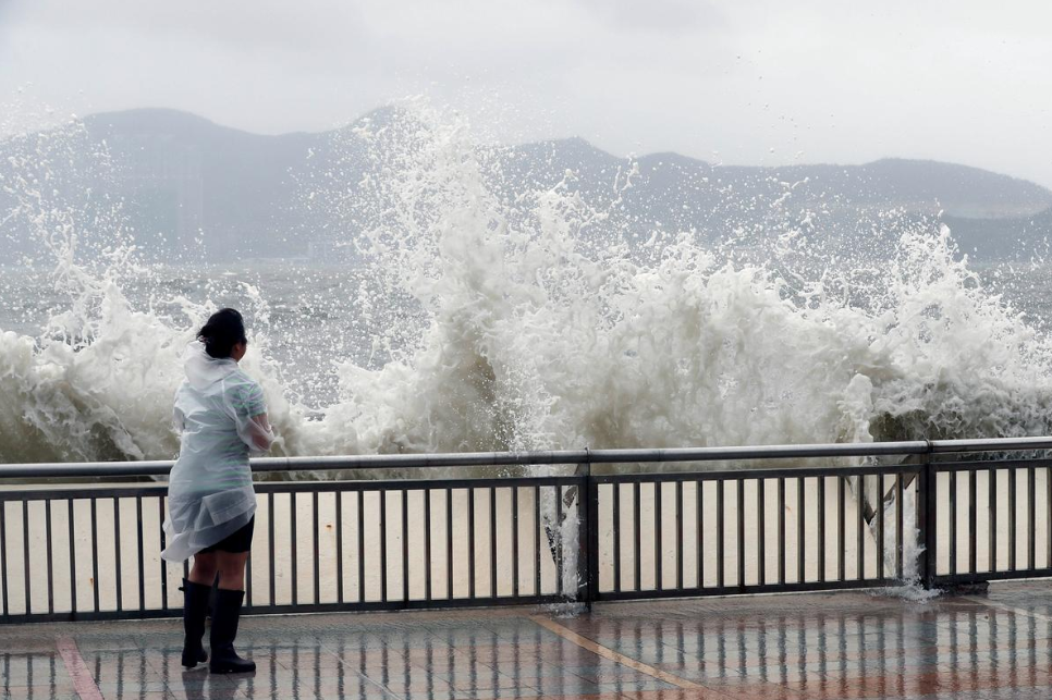 Χονγκ Κονγκ: Προειδοποίηση για επερχόμενο κυκλώνα έκλεισε σχολεία και αγορές