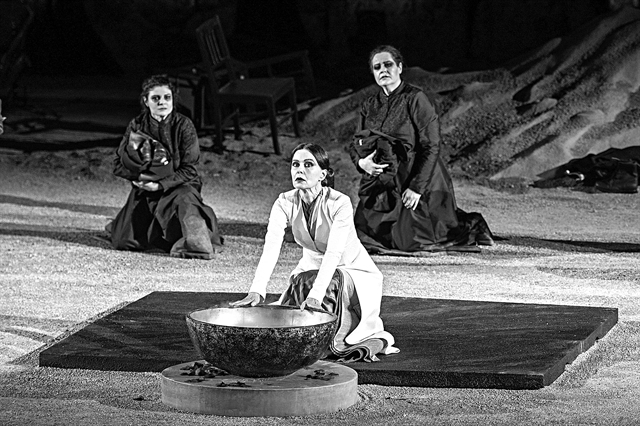 Το «τραγικώς σκέπτεσθαι» σήμερα