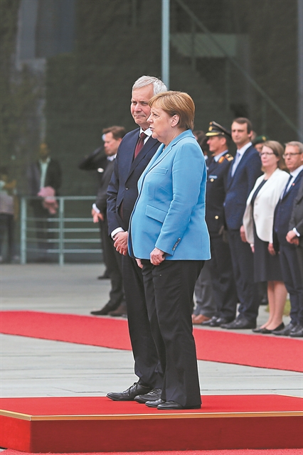 Η Μέρκελ τρέμει, η Γερμανία και η Ευρώπη ανησυχούν