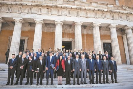 Η «γυάλινη οροφή»        της νέας κυβέρνησης