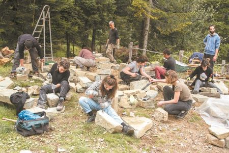 Μαστόροι και πολυτεχνίτες ένα «Μπουλούκι»