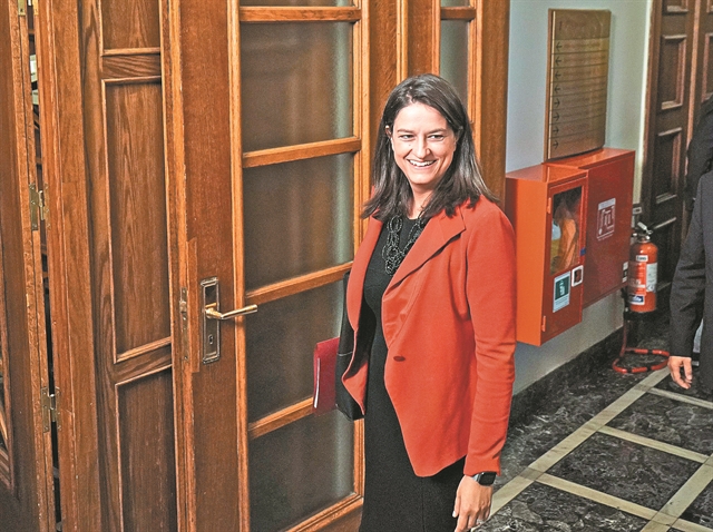 «Τα πανεπιστήμια θα καθορίζουν τις βάσεις εισαγωγής στα τμήματά τους»