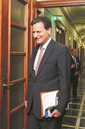 Κόψτε δαπάνες 3 δισ. ευρώ…