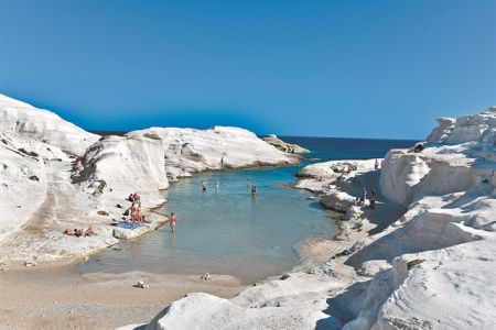 Αγενείς μεγιστάνες σε πλωτά  βασίλεια