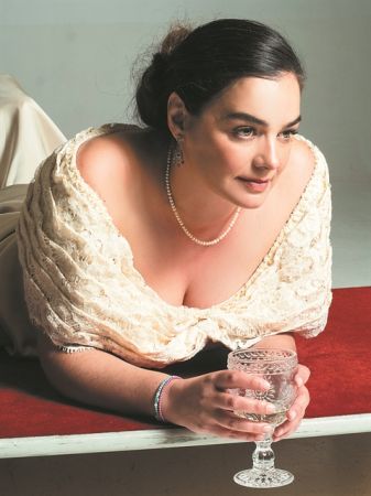 Γωγώ Μπρέμπου: «Ο Τσέχοφ κατανοούσε την πληγή και την ανάταση»