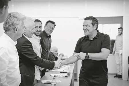 Ο ΣΥΡΙΖΑ αντιμέτωπος με ιδεοληψίες και αντιφάσεις