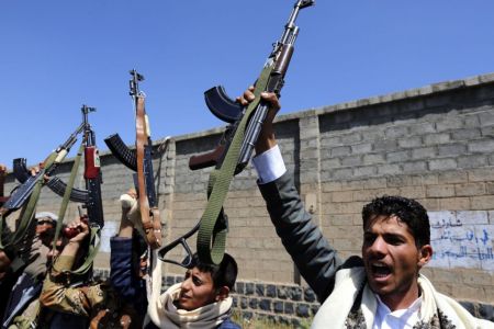 Υεμένη: 32 νεκροί από επίθεση των ανταρτών Χούτι σε στρατιωτική παρέλαση