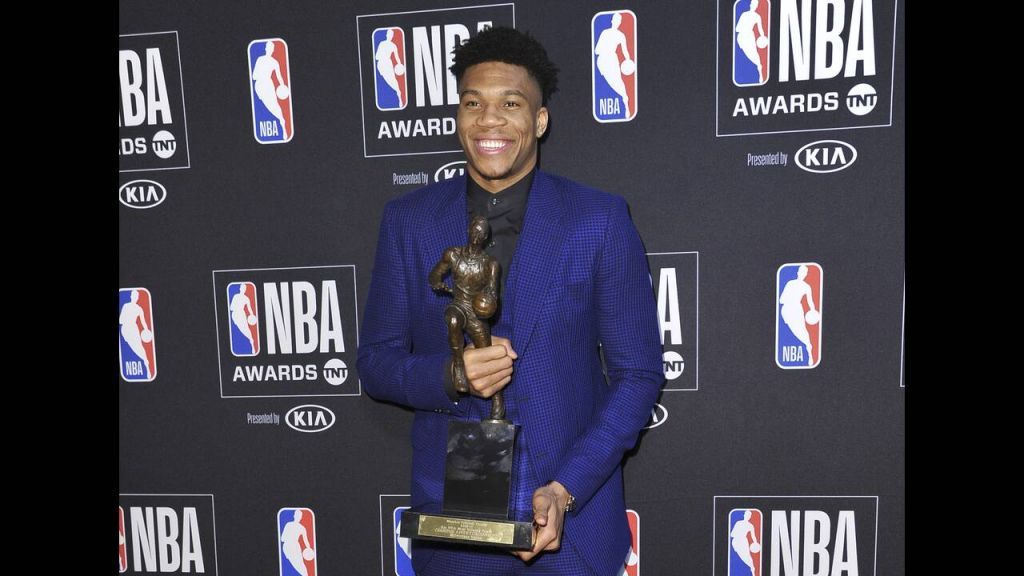 Αντετοκούνμπο: Απίστευτο κινέζικο τραγούδι για τον Greek Freak