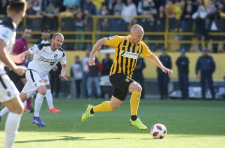 Με Λάρσον η 11αδα του Άρη για τη ρεβάνς με την ΑΕΛ