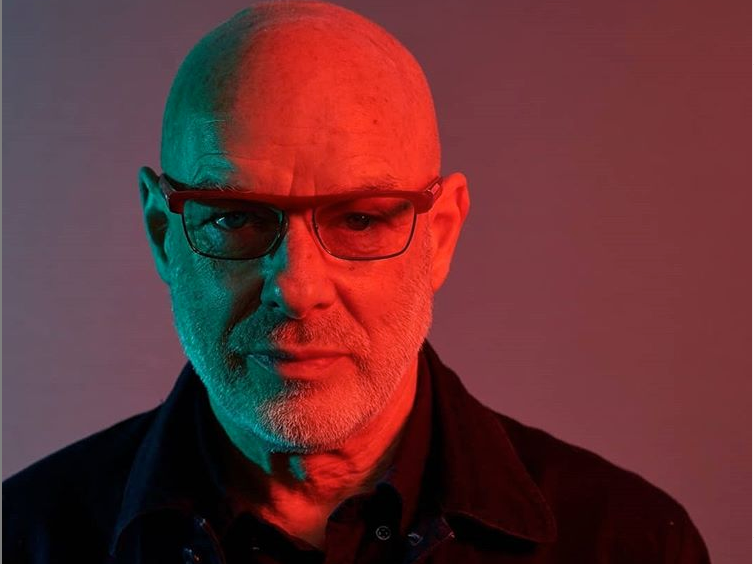 Ο Brian Eno επισκέφθηκε ξανά το «Apollo»