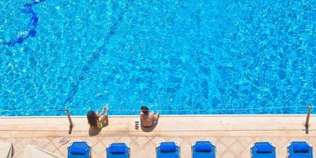 «Ωκεανός» ελλείψεων και παραλείψεων στο νομικό καθεστώς για τις πισίνες