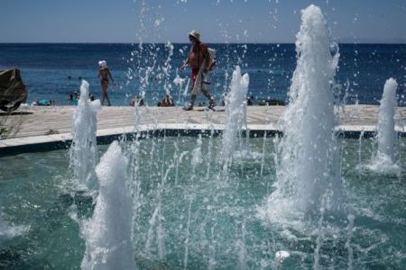 Βράζει η Ελλάδα : Στους 43 βαθμούς ο υδράργυρος το Σαββατοκύριακο – Δείτε που