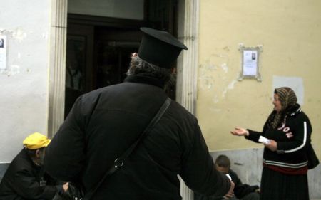 Μήνυση στον στρατιωτικό ιερέα που αρνήθηκε να κοινωνήσει ΑμΕΑ