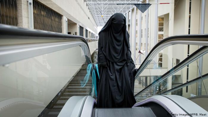 Θα εφαρμοστεί η απαγόρευση της μπούρκας στην Ολλανδία;