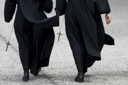 Λαμία: Παρίσταναν τις καλόγριες και «έγδυναν» τους ηλικιωμένους