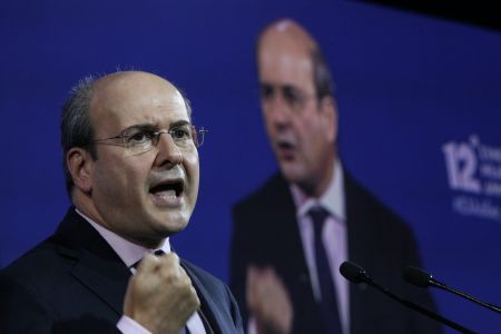Χατζηδάκης: Αν καταρρεύσει η ΔΕΗ, θα καταρρεύσει μαζί της και η χώρα