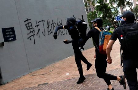 Χονγκ Κονγκ: Νέα διαδήλωση και χρήση δακρυγόνων