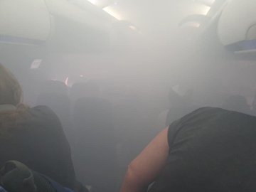Ισπανία: Έκτακτη προσγείωση αεροπλάνου – Γέμισε καπνό | tovima.gr
