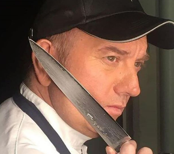 Ο Μποτρίνι απαντά στην καταγγελία για βασανιστήρια μάγειρα στο εστιατόριό του