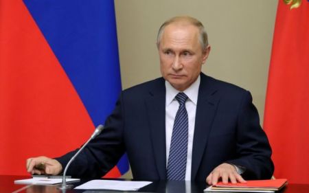 Πούτιν: Η απόσυρση των ΗΠΑ από την Συνθήκη ΙNF «άνοιξε δρόμο» για έναν «αδυσώπητο» αγώνα εξοπλισμών