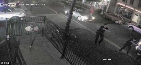 Βίντεο-ντοκουμέντο: Οι κομάντος της αστυνομίας σκοτώνουν τον μακελάρη του Ντέιτον