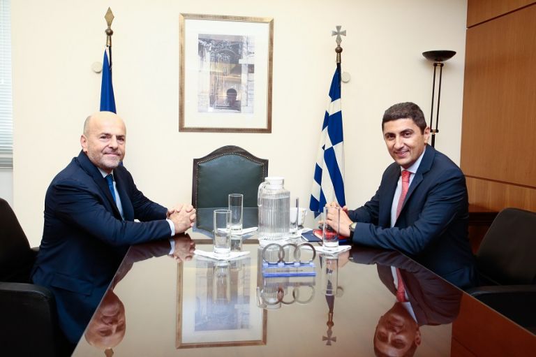 Μείωση της φορολόγησης των ΠΑΕ ζήτησε από τον Αυγενάκη ο Αλαφούζος | tovima.gr