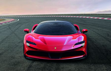 FERRARI SF90 STRADALE Κόκκινη κυριαρχία