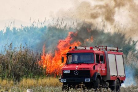 Ακραίος κίνδυνος πυρκαγιάς το Σάββατο – Κόκκινος συναγερμός στην κρατική μηχανή