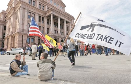 Η Αμερική κλαίει αλλά δεν αλλάζει…