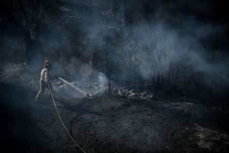 Ελαφόνησος: Κάηκε το 1/4  – Παραμένει ο κόκκινος συναγερμός για πυρκαγιές