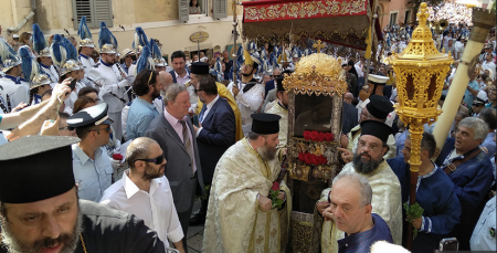 Κέρκυρα: Με λαμπρότητα η λιτανεία του σκηνώματος του Αγίου Σπυρίδωνος