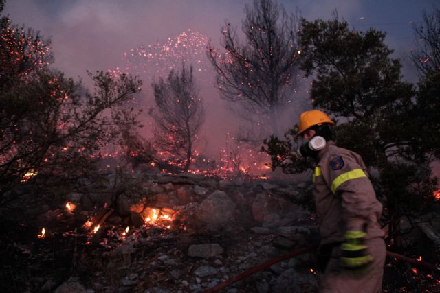 Σαμοθράκη – πυρκαγιά: Οι δυνατοί άνεμοι εμπόδιο στην ενίσχυση της πυροσβεστικής | tovima.gr