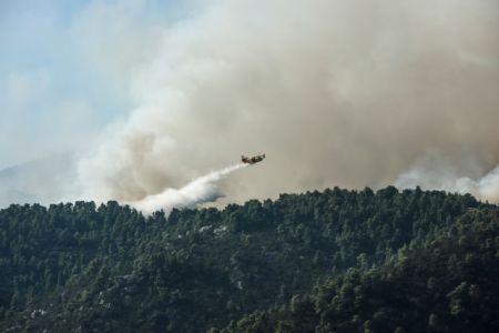 Εύβοια – πυρκαγιά: Εικόνες από το drone της Πυροσβεστικής