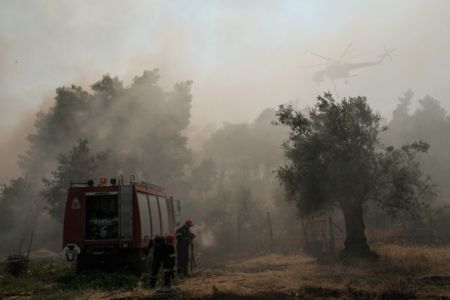 Εύβοια – πυρκαγιά: Κανείς δεν εφησυχάζει – Αντιπυρικές ζώνες κοντά στην Πλατάνα