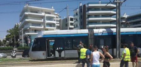 Αλιμος: 61χρονος παρασύρθηκε από τραμ