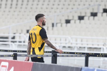 Έξαλλος ο Λιβάγια για την αλλαγή του, πήγε απευθείας στα αποδυτήρια