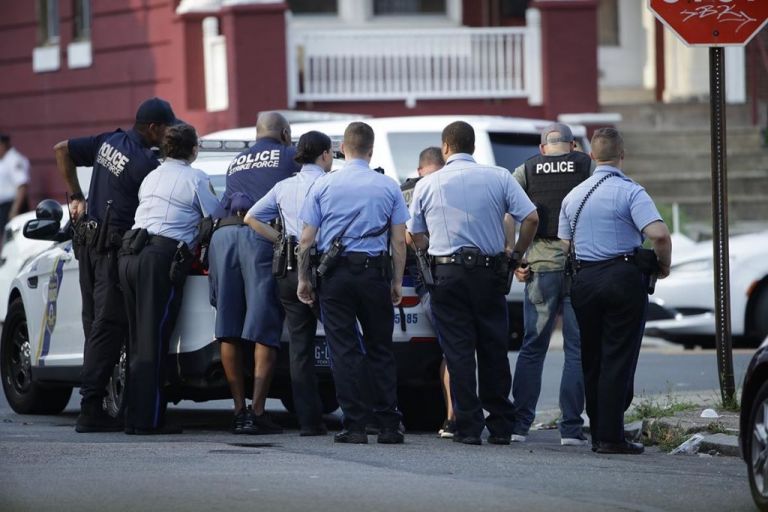 ΗΠΑ: Συνελήφθη ο ένοπλος που τραυμάτισε έξι αστυνομικούς στη Φιλαδέλφεια | tovima.gr