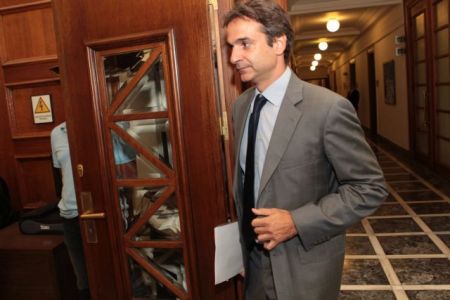 Editorial: The times are not propitious for the Mitsotakis government