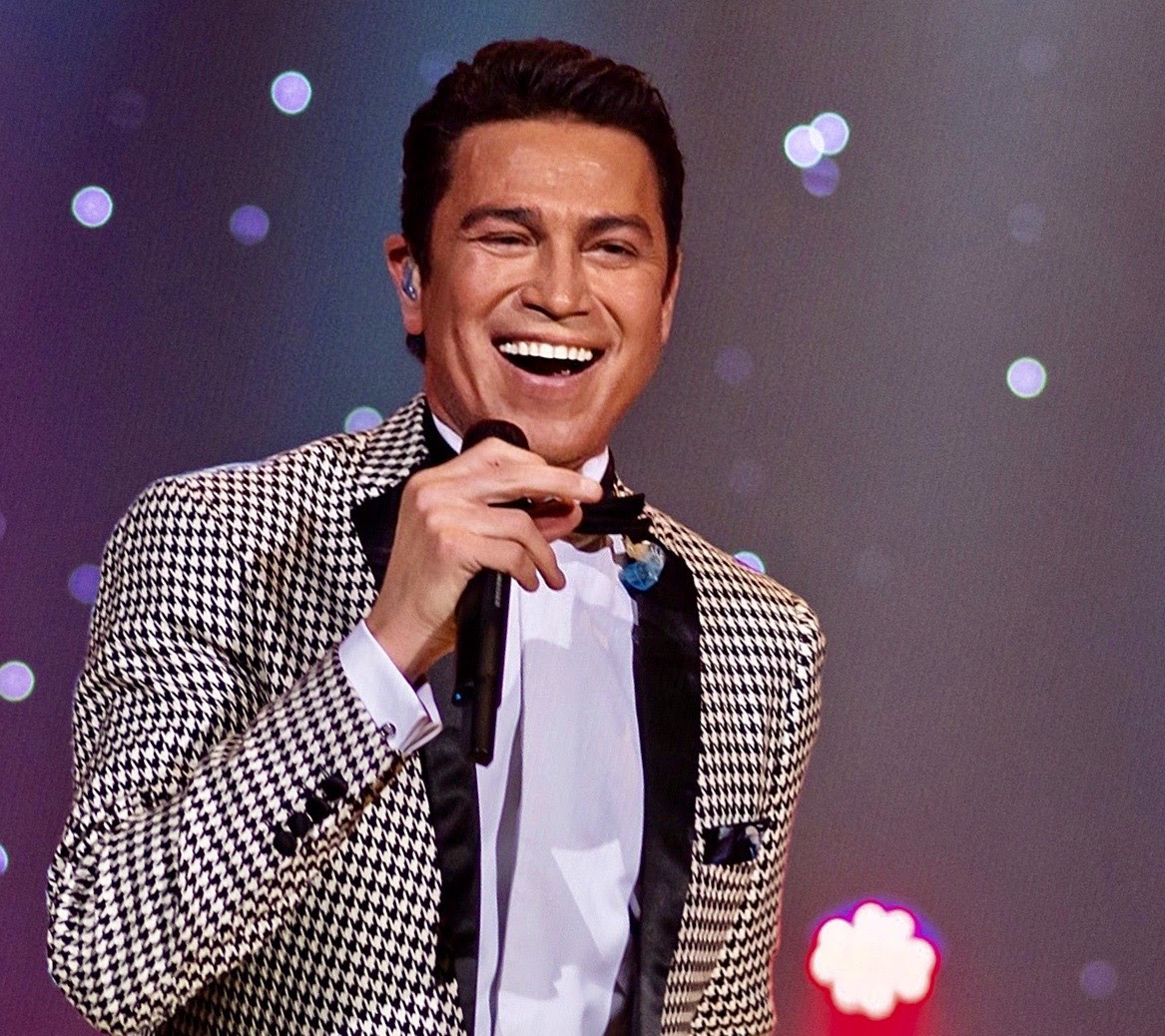 Jazz και Swing τραγούδια με τον Μάριο Φραγκούλη στο Ηρώδειο