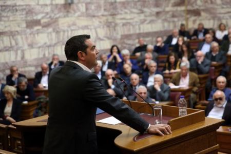 ΣΥΡΙΖΑ – Τσίπρας: Ψάχνουν τα πατήματά τους ως αξιωματική αντιπολίτευση