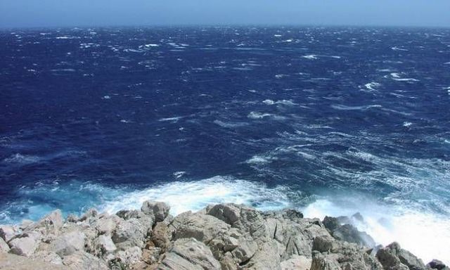 Σαρώνουν τα μελτέμια στο Αιγαίο