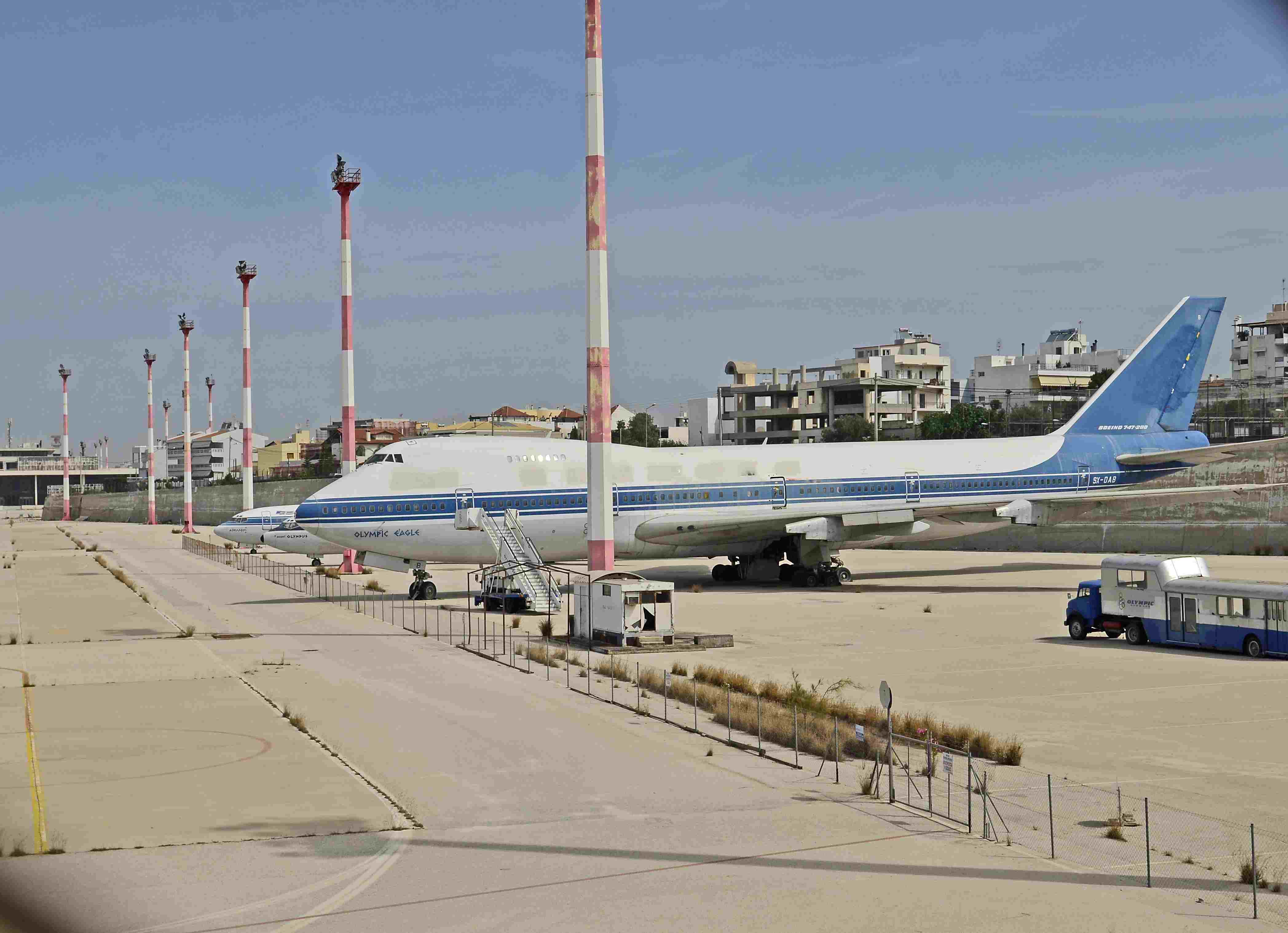 Τα αεροπλάνα που έγιναν… μνημεία