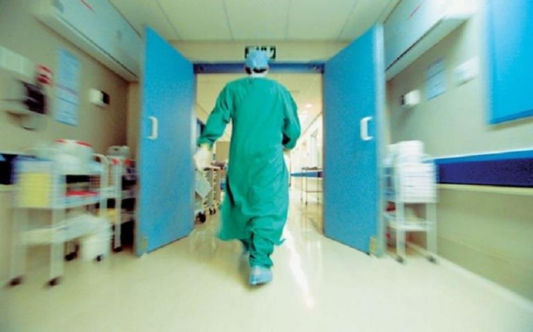 Εκβιασμό εργαζομένων από διοικητή νοσοκομείων καταγγέλλει η ΠΟΕΔΗΝ | tovima.gr