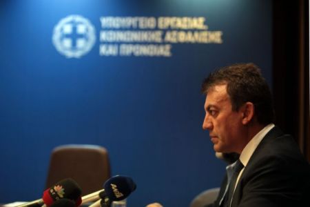 «Σαφάρι» ελέγχων του υπουργείου για αδήλωτη εργασία