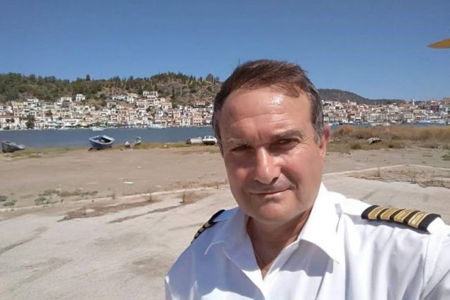 Θρήνος στην κηδεία του πιλότου που σκοτώθηκε στον Πόρο