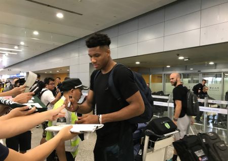 Δεν έχει σύνορα η φήμη του Αντετοκούνμπο, λατρεία και στην Κίνα