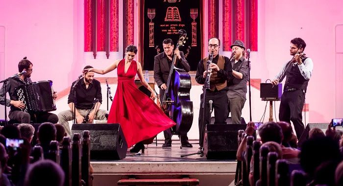 Τεχνόπολις: Jazz, balkan, gipsy τραγούδια και μουσικές από τη Βαρκελώνη