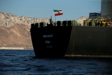 Άλλαξε ρότα το ιρανικό δεξαμενόπλοιο: Πλέει προς Αφρική