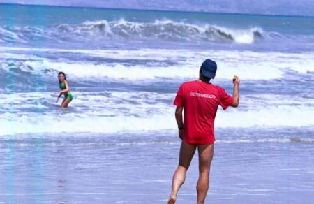 Κρήτη: Κολυμβήτρια κινδύνευσε όταν παρασύρθηκε από τα θαλάσσια ρεύματα