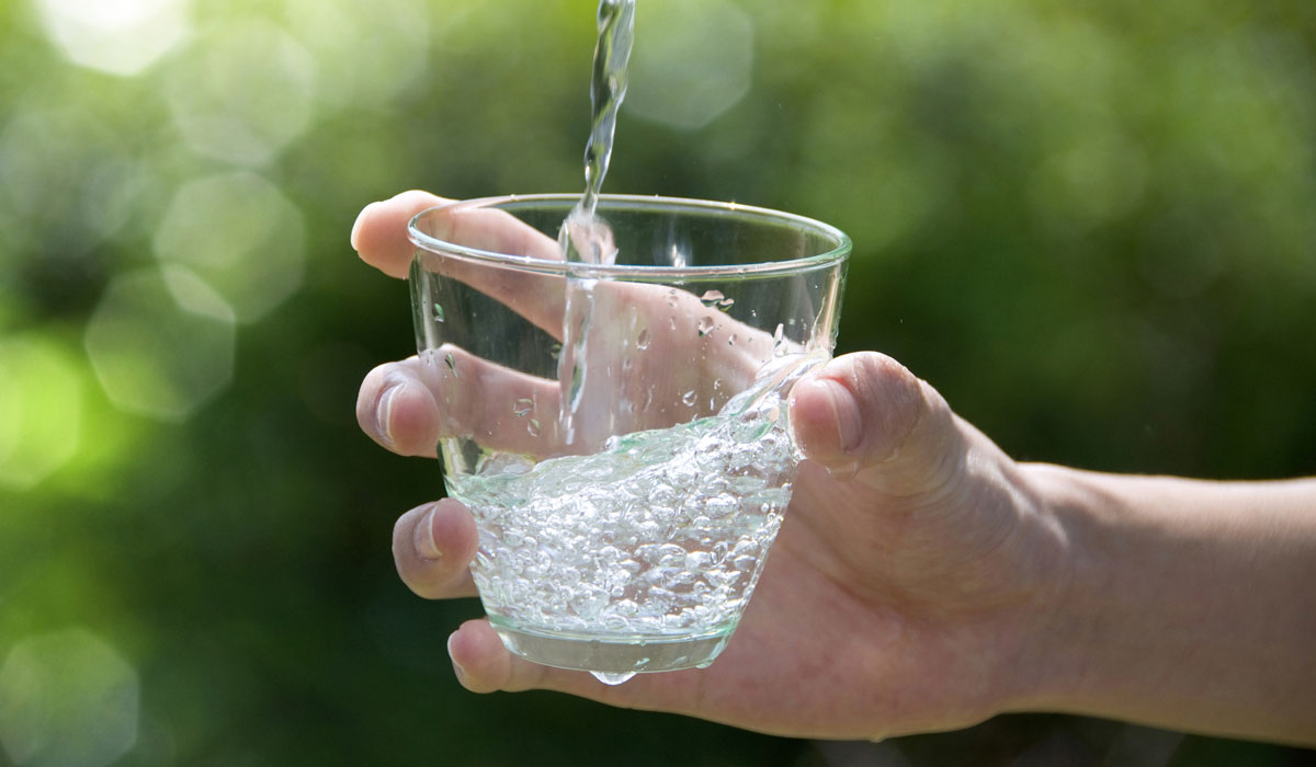 ΠΟΥ: Χαμηλή η επικινδυνότητα των μικροπλαστικών στο πόσιμο νερό